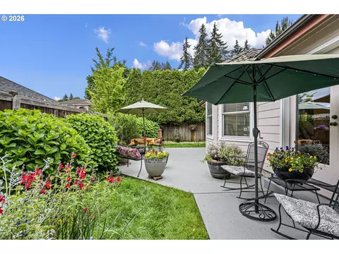 Exterior - 2101 Kingfisher Way, Eugene, OR 97401 photo 5 of 11