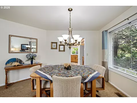 Dining - 2101 Kingfisher Way, Eugene, OR 97401 photo 2 of 3