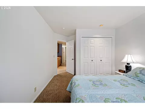 Bedroom - 2101 Kingfisher Way, Eugene, OR 97401 photo 2 of 6