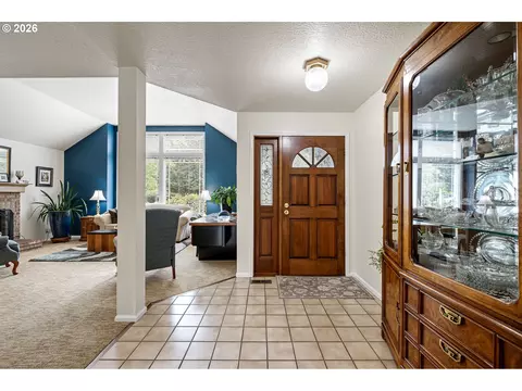 Entry Way - 2101 Kingfisher Way, Eugene, OR 97401 photo 1 of 1