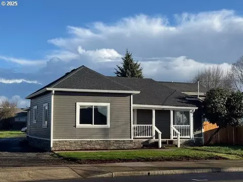225 N Molalla Ave, Molalla, OR 97038