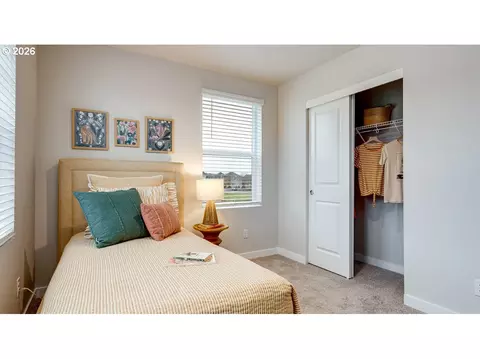Bedroom - 2449 SW 39th St, Gresham, OR 97080 photo 5 of 7
