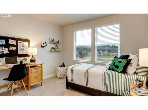 Bedroom - 2449 SW 39th St, Gresham, OR 97080 photo 6 of 7