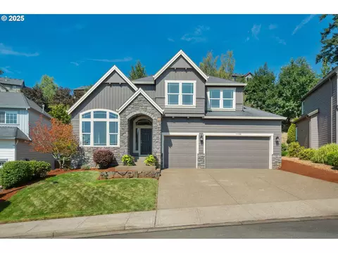 11185 SE Lenore St, Happy Valley, OR 97086