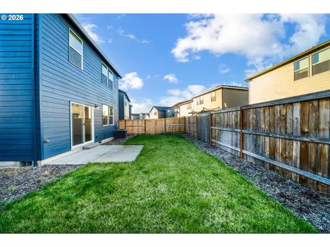 Exterior - 2982 T St, Springfield, OR 97477 photo 10 of 10