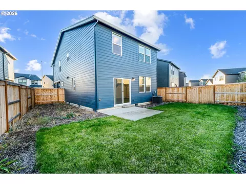 Exterior - 2982 T St, Springfield, OR 97477 photo 9 of 10