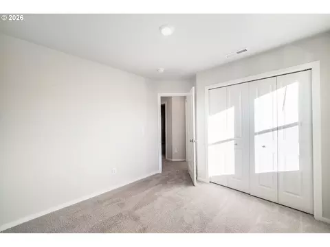 Bedroom - 2982 T St, Springfield, OR 97477 photo 2 of 11