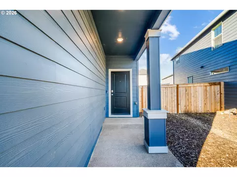 Exterior - 2982 T St, Springfield, OR 97477 photo 5 of 10