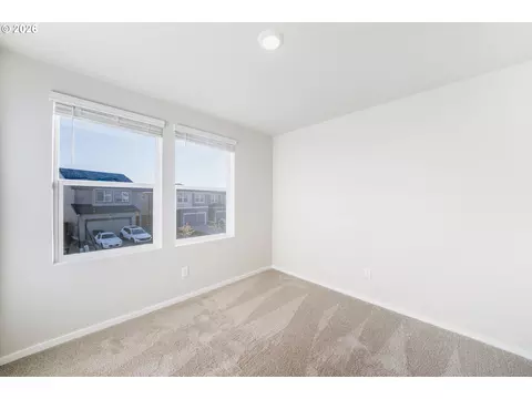 Bedroom - 2982 T St, Springfield, OR 97477 photo 1 of 11