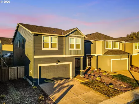 Exterior - 2982 T St, Springfield, OR 97477 photo 8 of 10