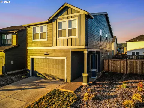 Exterior - 2982 T St, Springfield, OR 97477 photo 6 of 10