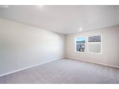 Bedroom - 2982 T St, Springfield, OR 97477 photo 10 of 11