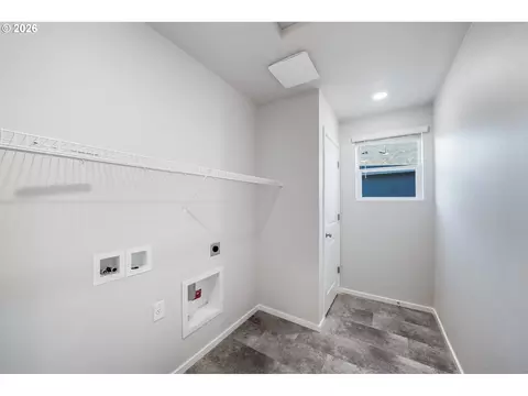 Other - 2982 T St, Springfield, OR 97477 photo 4 of 6