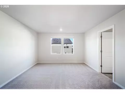 Bedroom - 2982 T St, Springfield, OR 97477 photo 9 of 11