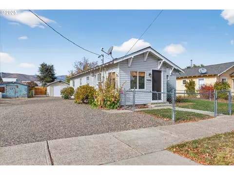 2515 11th St, Baker City, OR 97814
