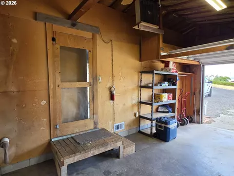 Other - 68883 Loop Dr, Hines, OR 97738 photo 19 of 25