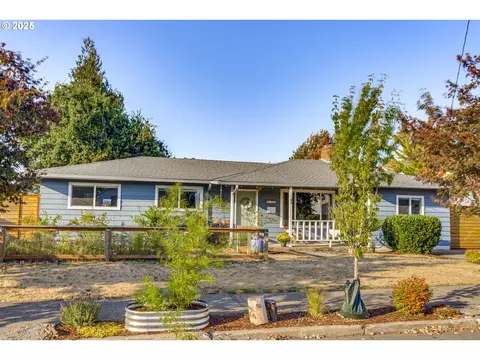 9315 SE Clay St, Portland, OR 97216