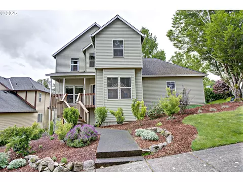 17366 Wake Robin Cir, Oregon City, OR 97045