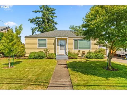 245 S 44th St, Springfield, OR 97478