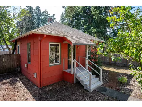 5816 SE Firwood St, Milwaukie, OR 97222