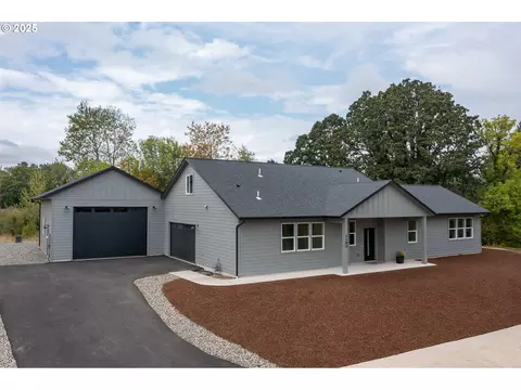 1180 Hop St, Albany, OR 97321
