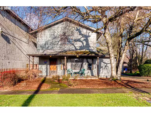 203 Columbia St, Kelso, WA 98626