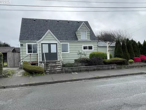 188 12th St SE, Bandon, OR 97411