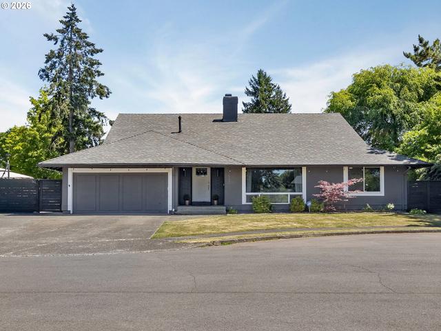 15550 NW Oak Hills Dr, Beaverton, OR 97006