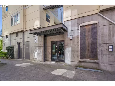 10606 SE Main St #204, Milwaukie, OR 97222