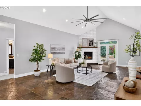 Living - 11858 SE Jed Ct, Sandy, OR 97055 photo 2 of 6