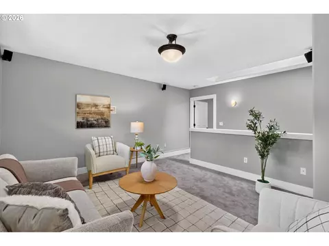 Living - 11858 SE Jed Ct, Sandy, OR 97055 photo 6 of 6