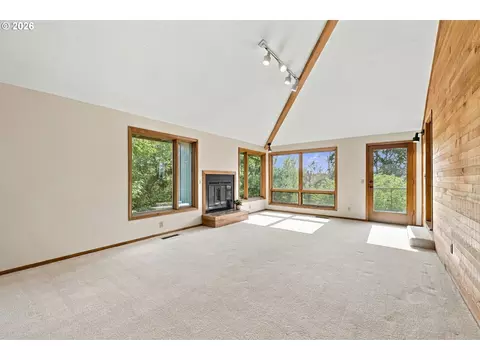 Living - 541 Spyglass Dr, Eugene, OR 97401 photo 1 of 6