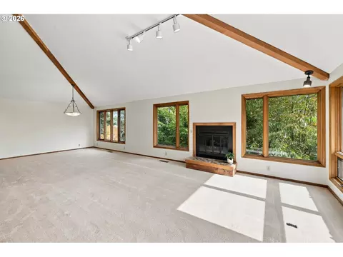 Living - 541 Spyglass Dr, Eugene, OR 97401 photo 3 of 6
