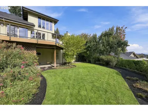 Exterior - 541 Spyglass Dr, Eugene, OR 97401 photo 9 of 13