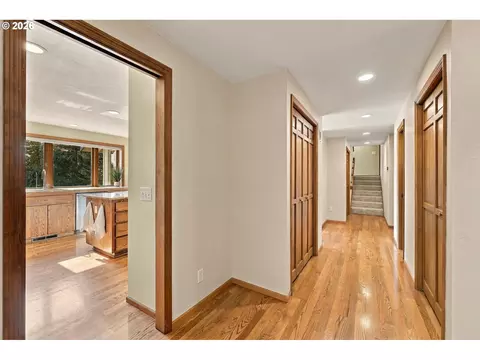Entry Way - 541 Spyglass Dr, Eugene, OR 97401 photo 1 of 2