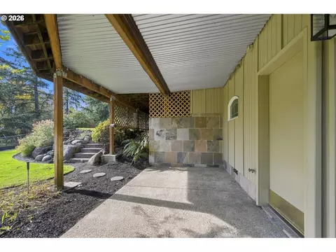 Exterior - 541 Spyglass Dr, Eugene, OR 97401 photo 10 of 13