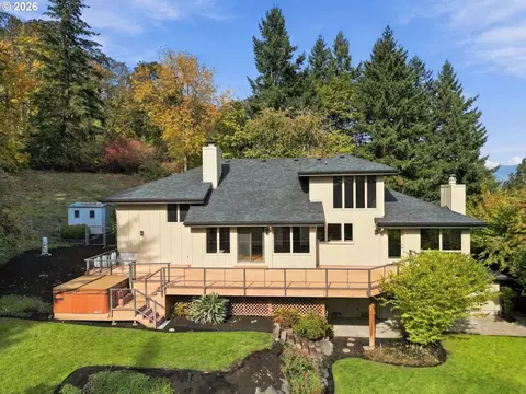 Exterior - 541 Spyglass Dr, Eugene, OR 97401 photo 5 of 13
