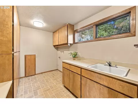 Other - 541 Spyglass Dr, Eugene, OR 97401 photo 2 of 6