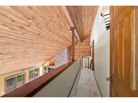 Entry Way - 541 Spyglass Dr, Eugene, OR 97401 photo 2 of 2