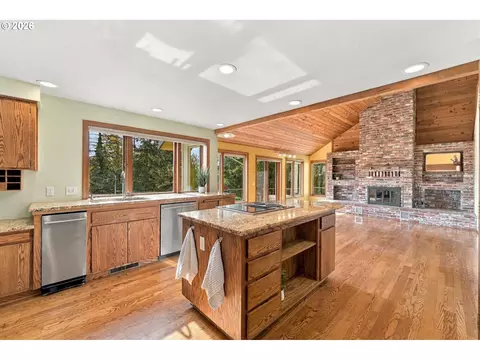 Kitchen - 541 Spyglass Dr, Eugene, OR 97401 photo 1 of 3