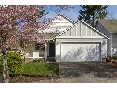 38909 Cascadia Village Dr, Sandy, OR 97055