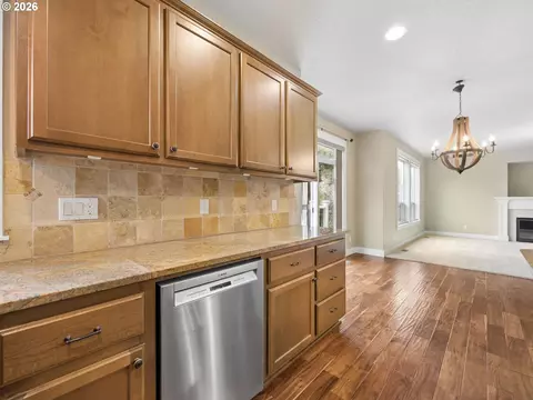 Kitchen - 40189 Laurel St, Sandy, OR 97055 photo 4 of 6