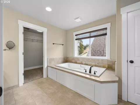 Bath - 40189 Laurel St, Sandy, OR 97055 photo 4 of 7