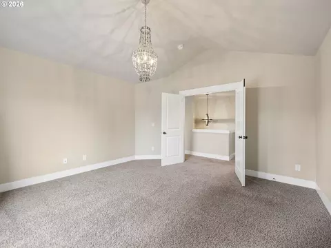 Bedroom - 40189 Laurel St, Sandy, OR 97055 photo 8 of 9