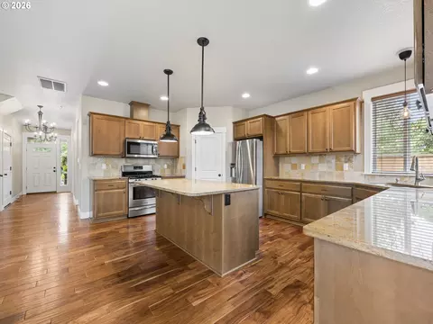 Kitchen - 40189 Laurel St, Sandy, OR 97055 photo 1 of 6
