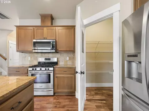 Kitchen - 40189 Laurel St, Sandy, OR 97055 photo 5 of 6