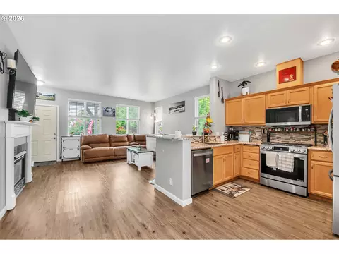 Kitchen - 1647 Hamlet Ln, Eugene, OR 97402 photo 1 of 3