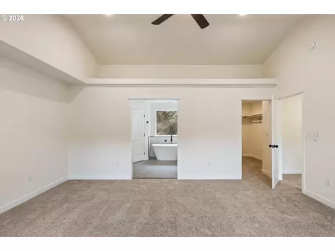 Bedroom - 610 Terrace Dr, Glide, OR 97443 photo 3 of 8