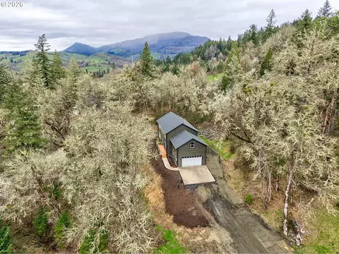 View/Area - 610 Terrace Dr, Glide, OR 97443 photo 2 of 3