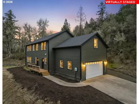 610 Terrace Dr, Glide, OR 97443